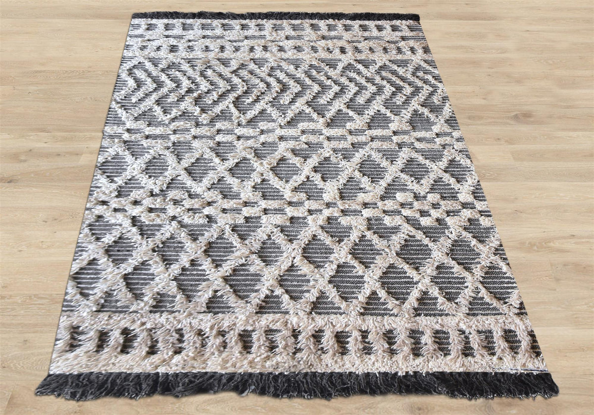 Tassel Tufted Wool Rug