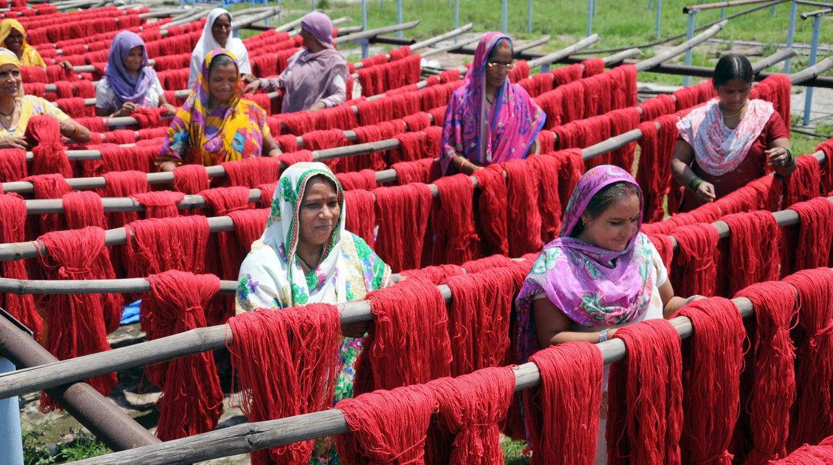 Dyeing the yarn